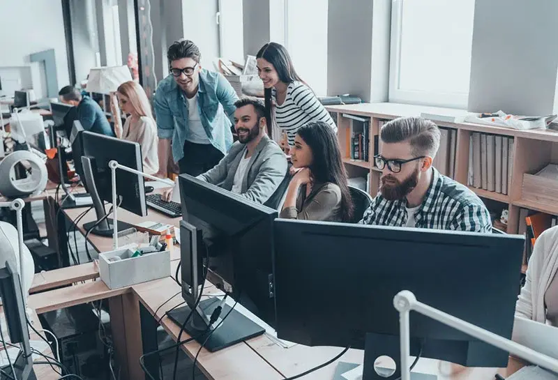 Equipo identificando y construyendo su primer caso de IA